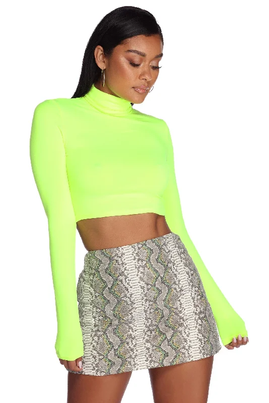 Mock Neck Women Long Sleeve Top for a Modern AestheticTrendy Turtle Neck Crop Top