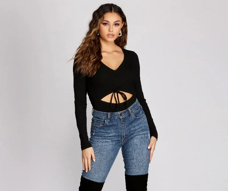 Mock Neck Women Long Sleeve Top for a Modern AestheticRuched Front Cut Out Bodysuit