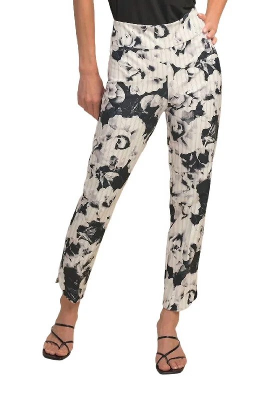 Denim women trousers for a durable and versatile optionCropped Print Pants In Black/grey