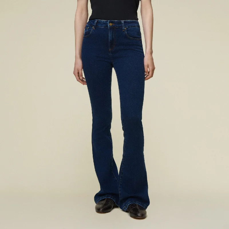 Distressed women jeans for a trendy and edgy lookRaval 16 Night Blue Drift - High Rise Flare