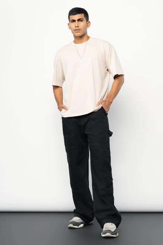 Mom jeans for a nostalgic and casual lookMen's Black Patch & Pocket Cargo Jeans