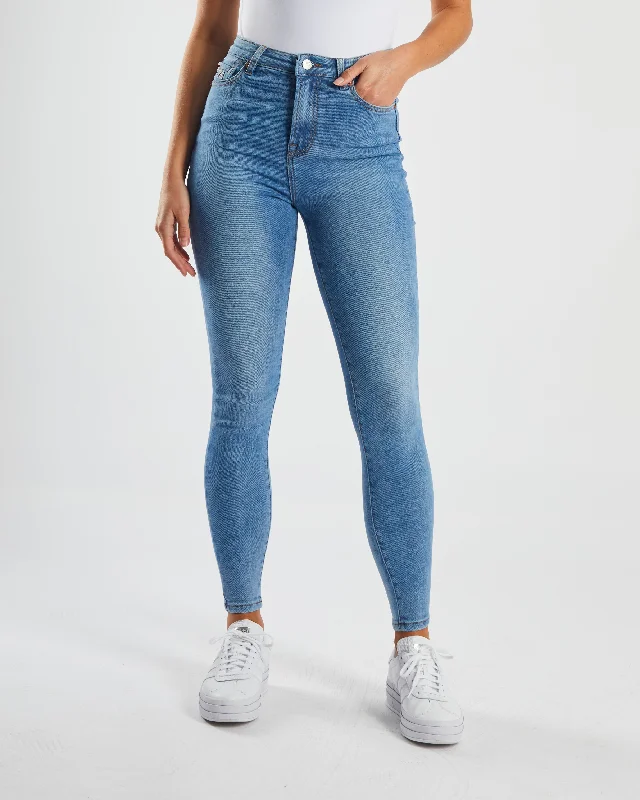 Skinny women jeans with a form - fitting designJessica High Rise Saphire Blue