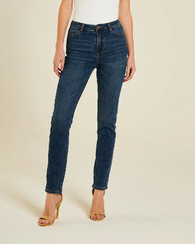 Straight - leg women jeans with a classic and timeless appealRiley Slim Jean Medium Blue