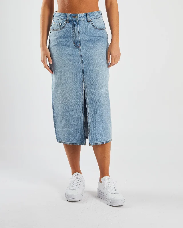 Mom jeans for a nostalgic and casual lookDaria Denim Skirt Stone Blue