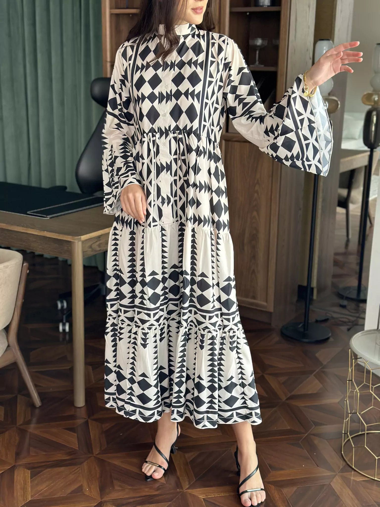 Long - Sleeve Women Dress in Velvet for a Luxurious Winter LookBlack Merry Geometric Dress Black and White