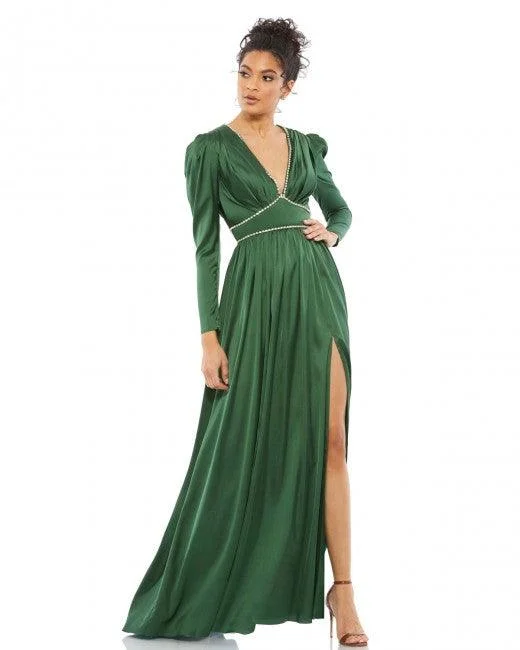 Sleeveless Women Dress in Bright Colors for Summer PartiesMac Duggal 55702 Long Sleeve Formal Evening Gown