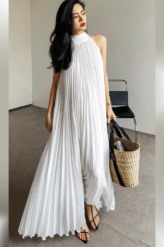 Ruffled Women Dress with Multiple Layers for a Playful and Girly StyleSleeveless Halter Pleated Long Dress