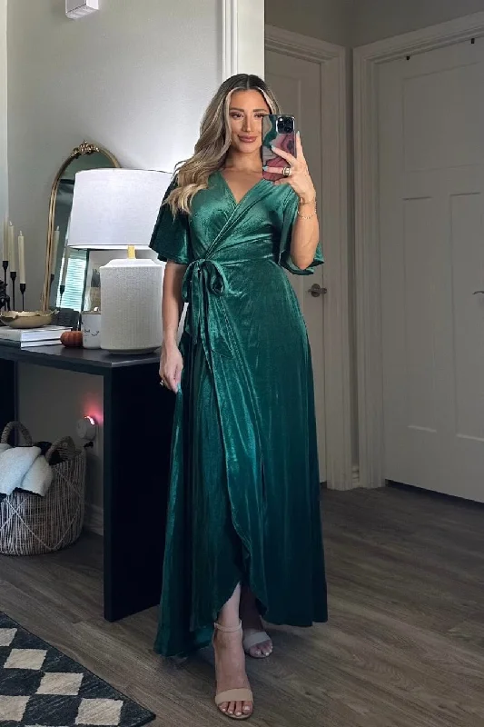 Long - Sleeve Women Dress in Velvet for a Luxurious Winter LookWinter Wonders Velvet Wrap Maxi Dress: Emerald