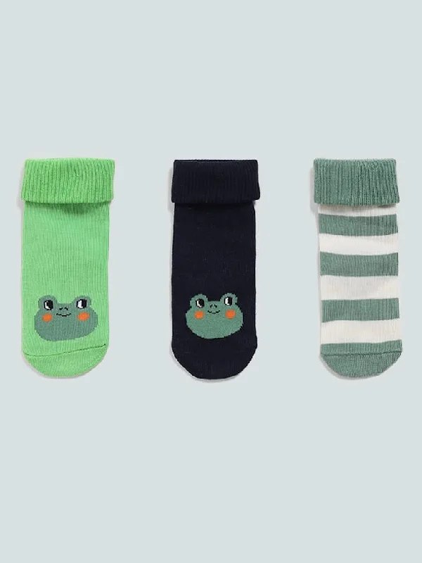 Plus Size Women Shorts with a Comfortable and Stylish FitHOP Baby Green Frog Printed Socks - Pack of 3