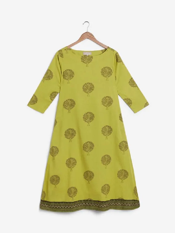 Cuffed Women Shorts for a Laid - Back and Trendy LookUtsa Green Tree Print A-line Kurta