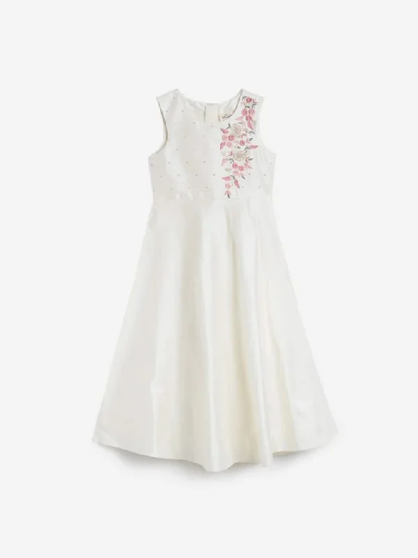 Plus Size Women Shorts with a Comfortable and Stylish FitUtsa Kids Off White Embroidered Maxi Dress