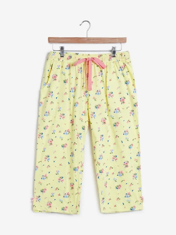 High - Waisted Women Shorts for a Retro and Flattering LookWunderlove Yellow Floral Printed Capris