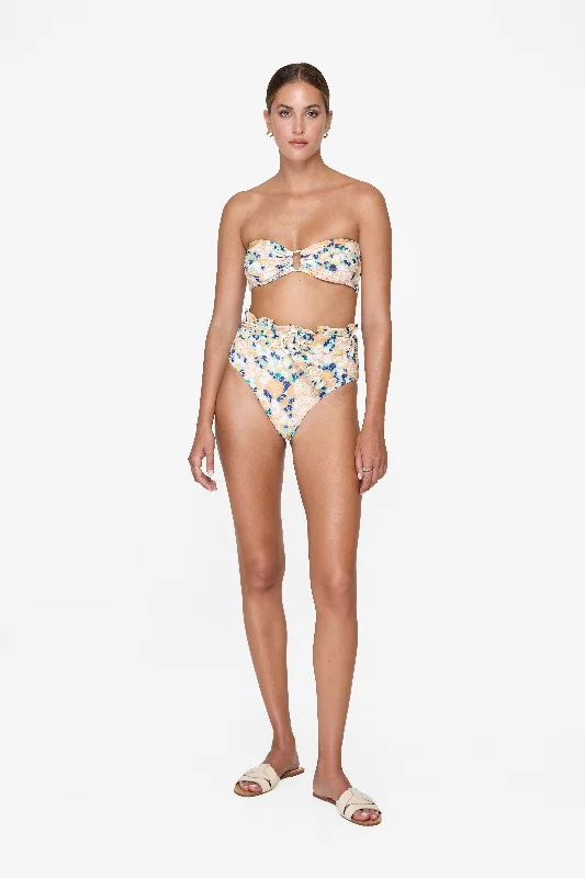 Ruched bikini with fabric gathers for a slimming effectHayes Top - Acacia Crepe